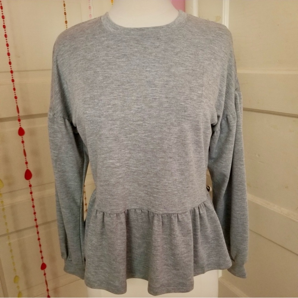 Gypsies & Moondust NWT Gray Tiered Peplum Long Sleeve Top *SALE*